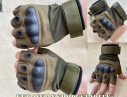 Тактические беспалые перчатки с интегрированной защитой костяшек 